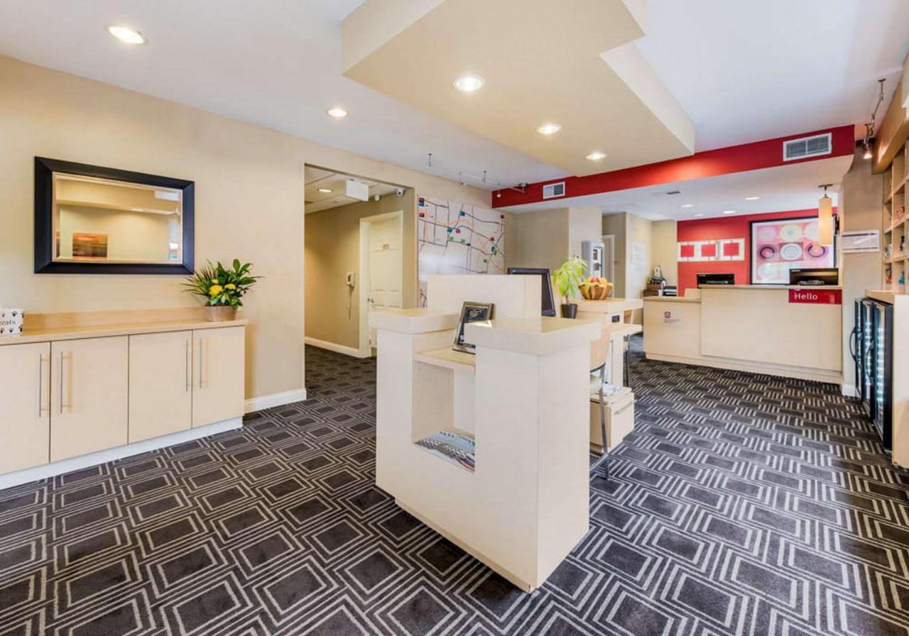 Birch Hills Suites - Blue Ash Buitenkant foto