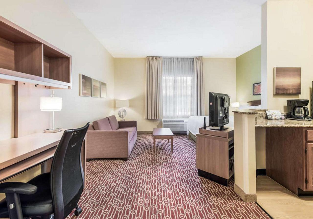 Birch Hills Suites - Blue Ash Buitenkant foto