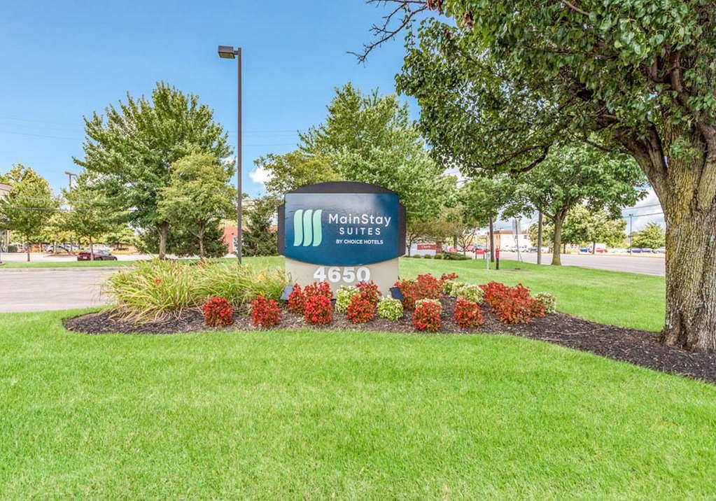 Birch Hills Suites - Blue Ash Buitenkant foto