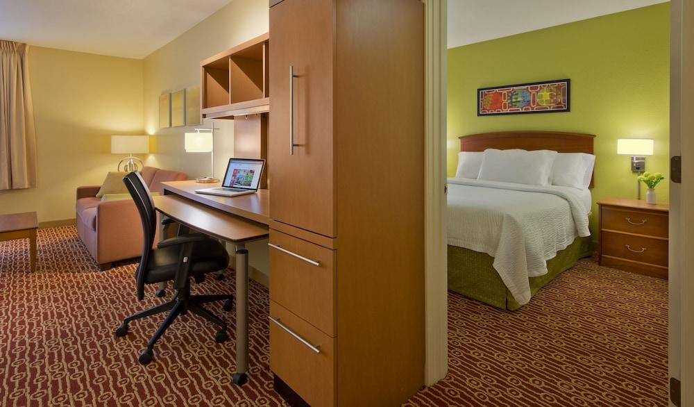 Birch Hills Suites - Blue Ash Buitenkant foto