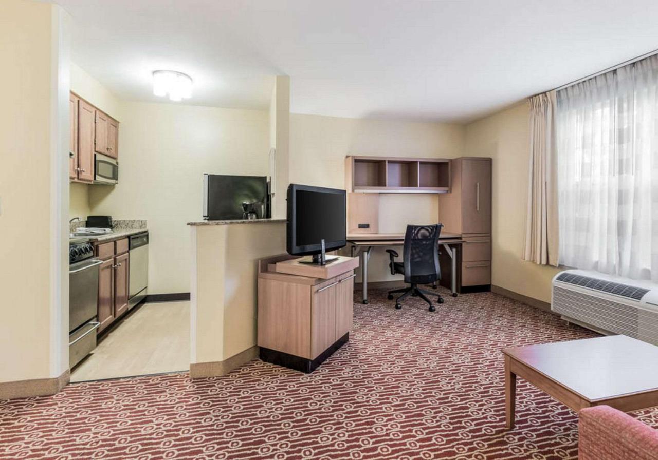 Birch Hills Suites - Blue Ash Buitenkant foto