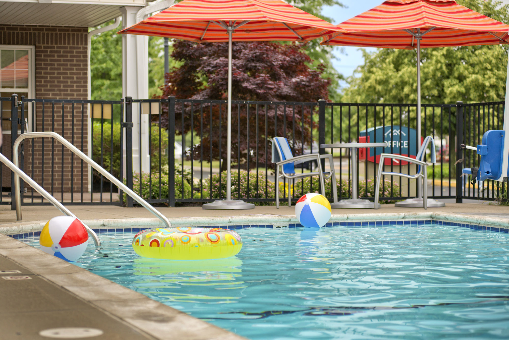 Birch Hills Suites - Blue Ash Buitenkant foto